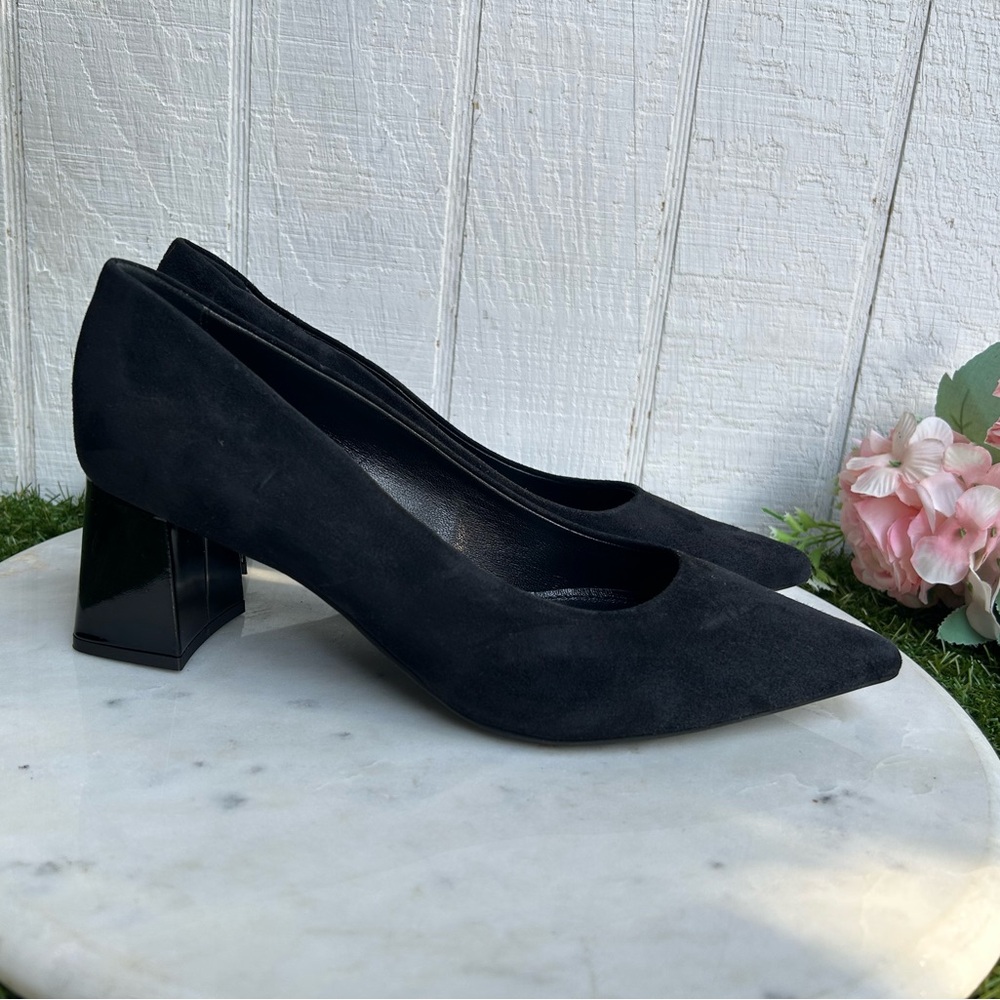 AGL women
Tracy Block Heel Pump black suede
$395 size 37.5 New - Picture 13 of 16